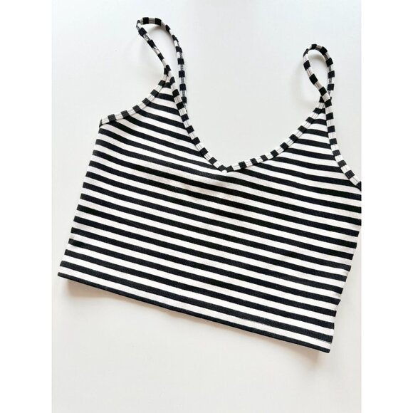 Aritzia SUNDAY BEST Roxboro Black White Striped Knit Cropped Tank Top, Size XS - Picture 2 of 9
